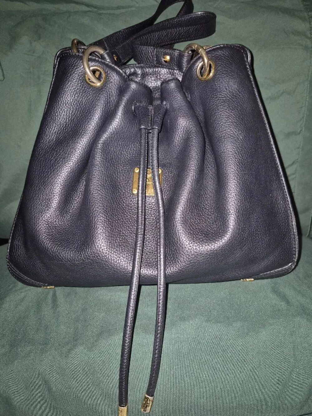 Bucket bag